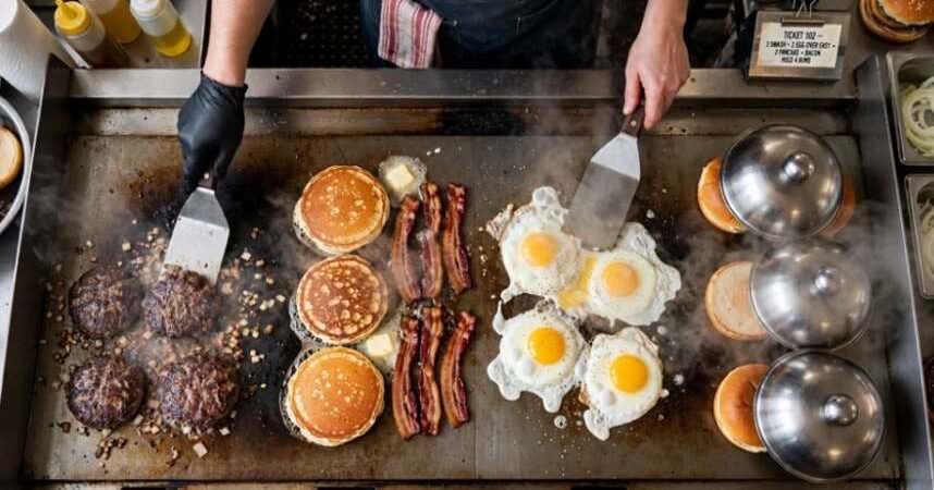Role of the Short Order Cook in Diner Culture: Behind the Flat-Top