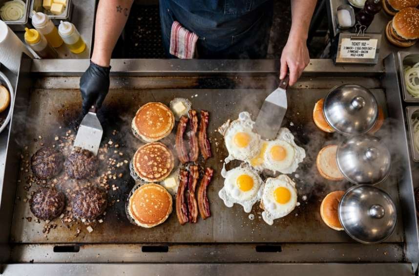 Role of the Short Order Cook in Diner Culture: Behind the Flat-Top