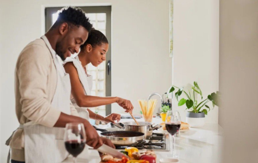 How Repeated Meals Build Familiar Preferences